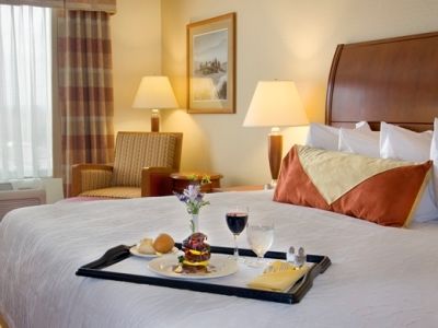 Hotel Hilton Garden Cleveland East / Village Mayfield