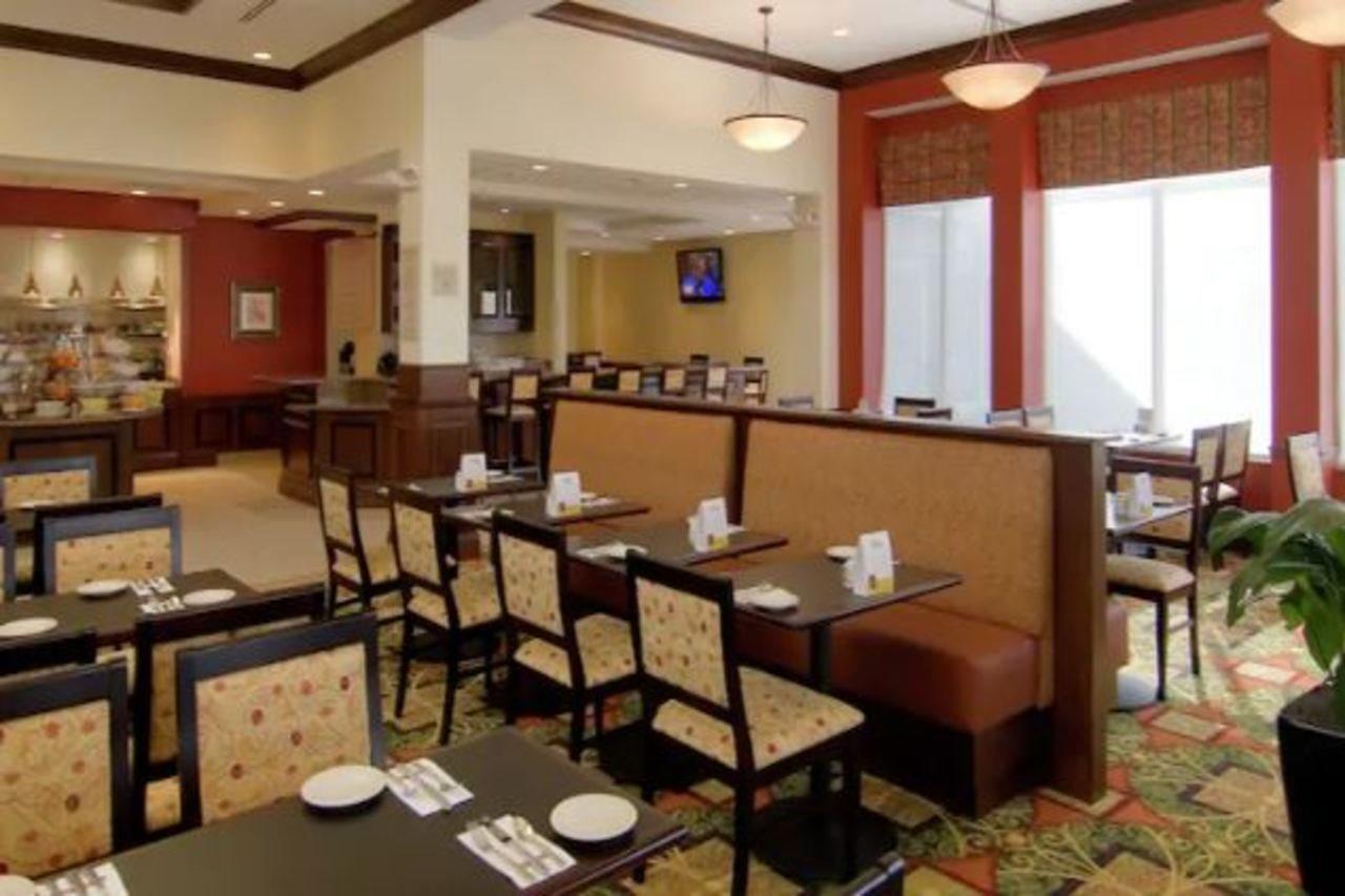 Hilton Garden Cleveland East / Village Mayfield