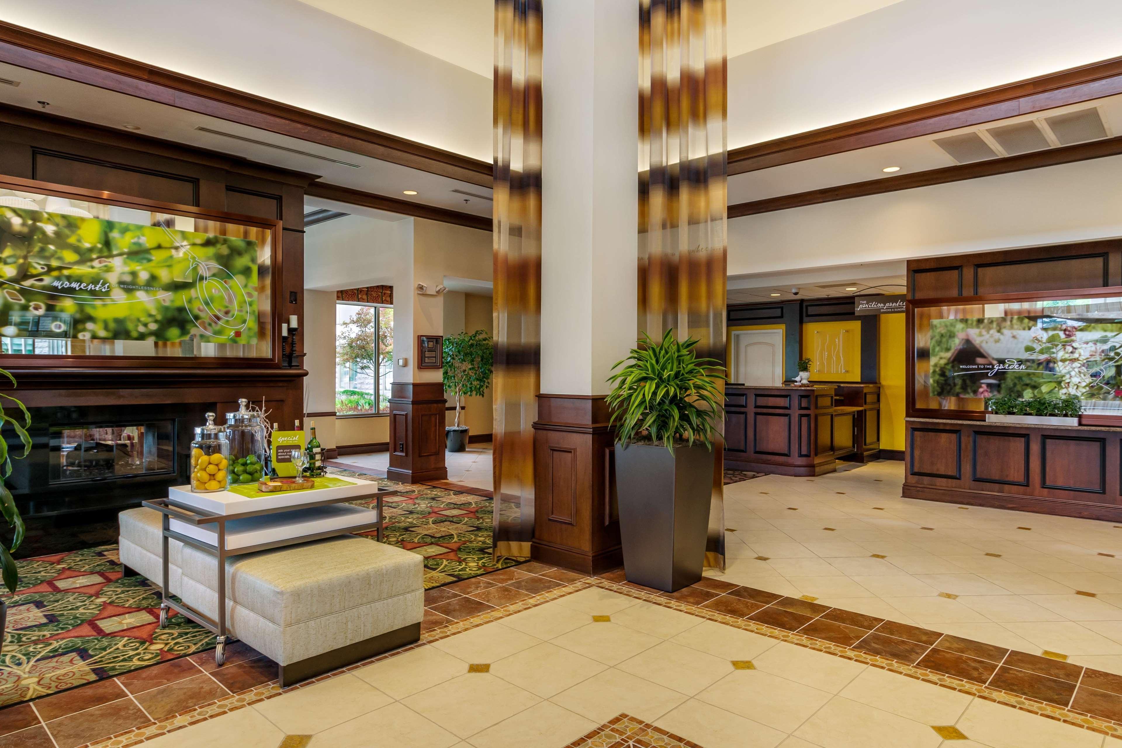 Hilton Garden Cleveland East / Village