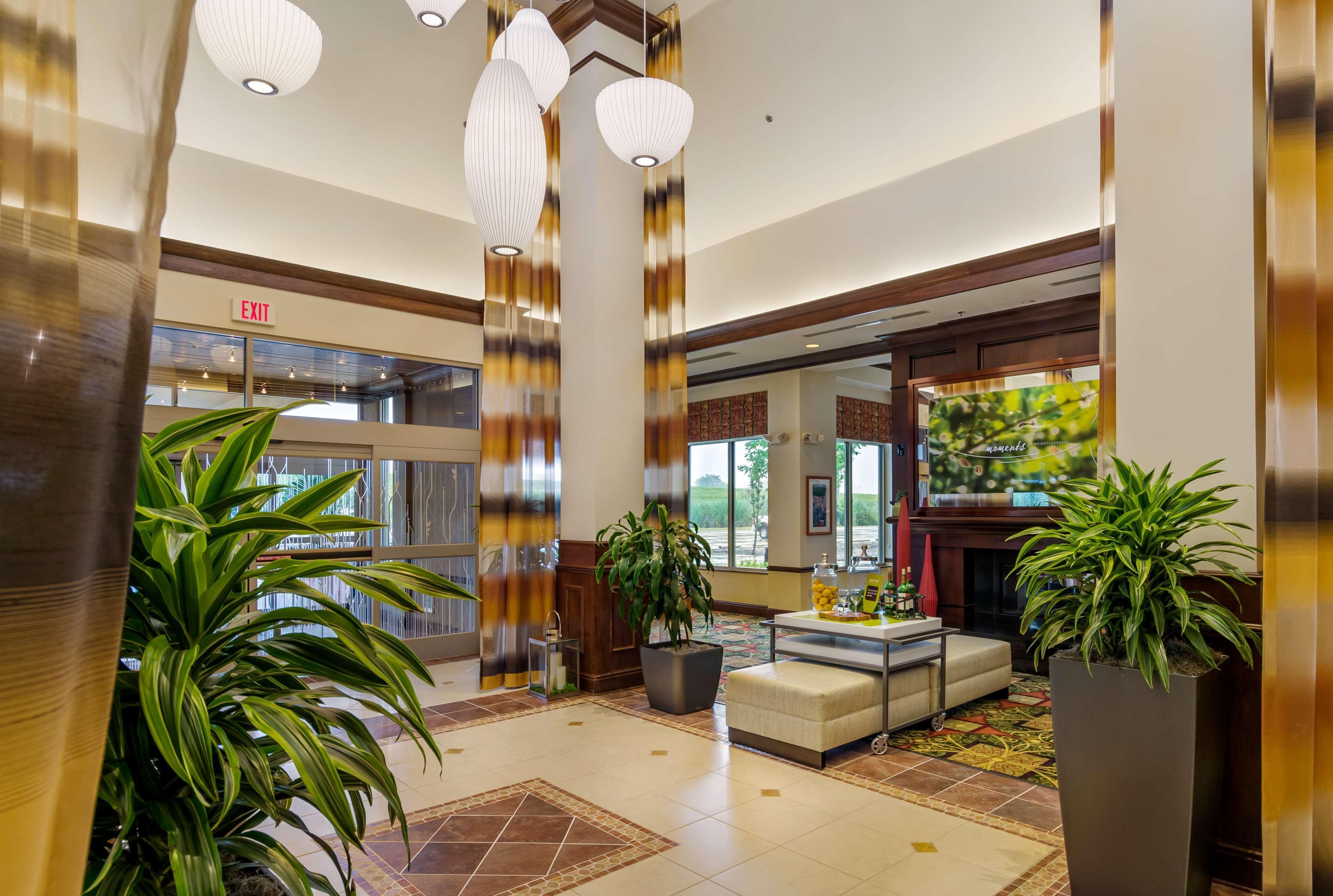 Hilton Garden Cleveland East / Village 3*