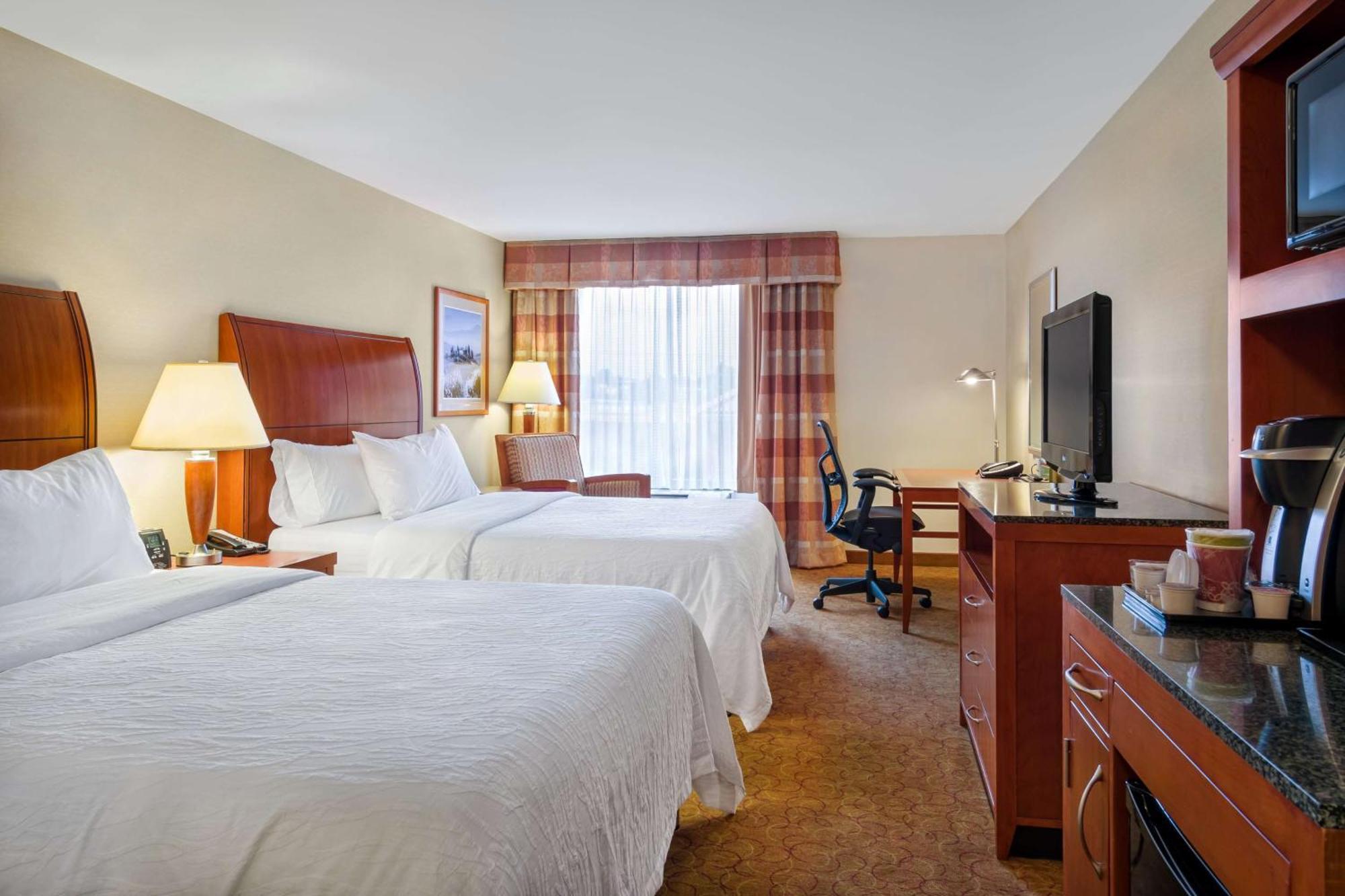 Hilton Garden Cleveland East / Village Hotel 3*
