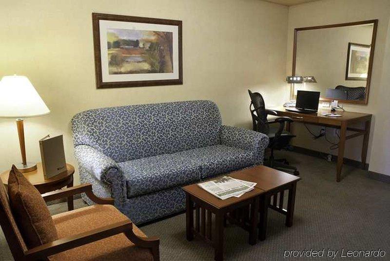Hotel Hilton Garden Cleveland East / Village 3*