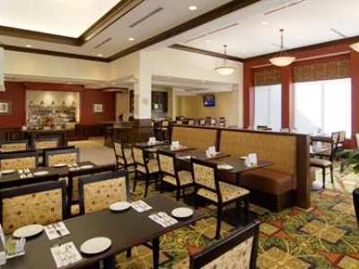 Hilton Garden Cleveland East / Village