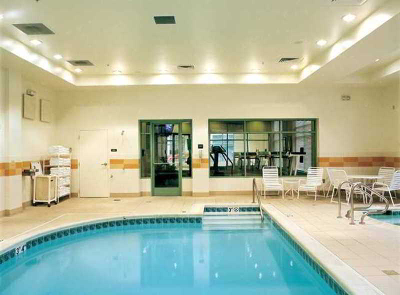 Hilton Garden Cleveland East / Village 3*